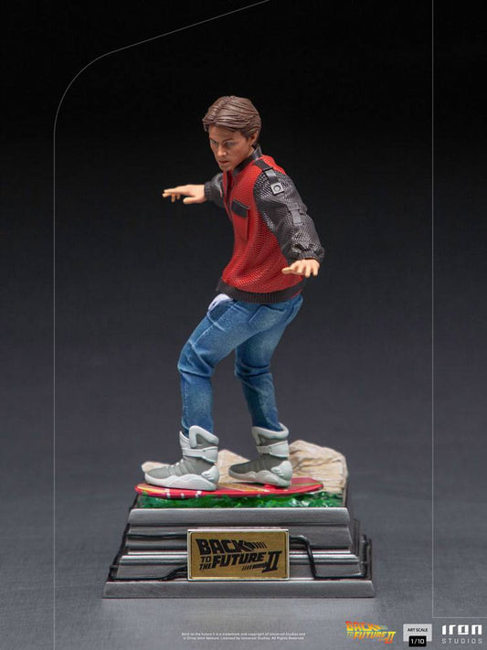 statuette-marty-mcfly-sur-hoverboard-iron-studios