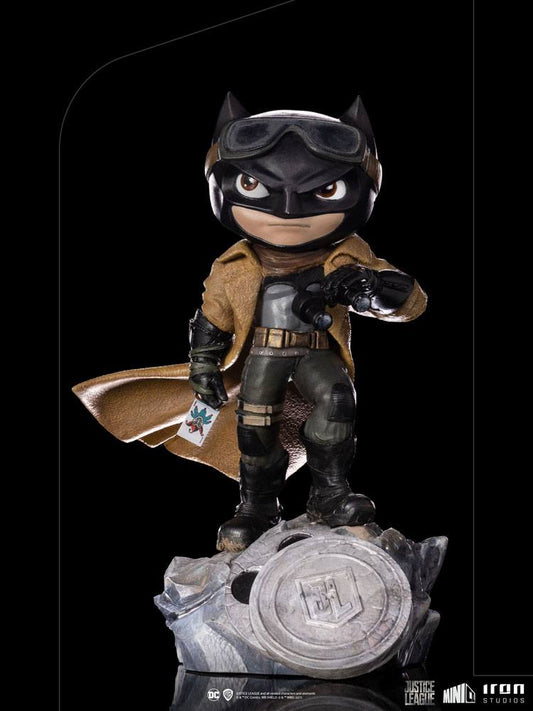 justice-league-figurine-mini-co-deluxe-pvc-knightmare-batman-iron-studios