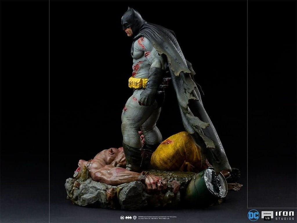 Statue Batman - The Dark Knight Returns - DC Comics - Diorama 1/6