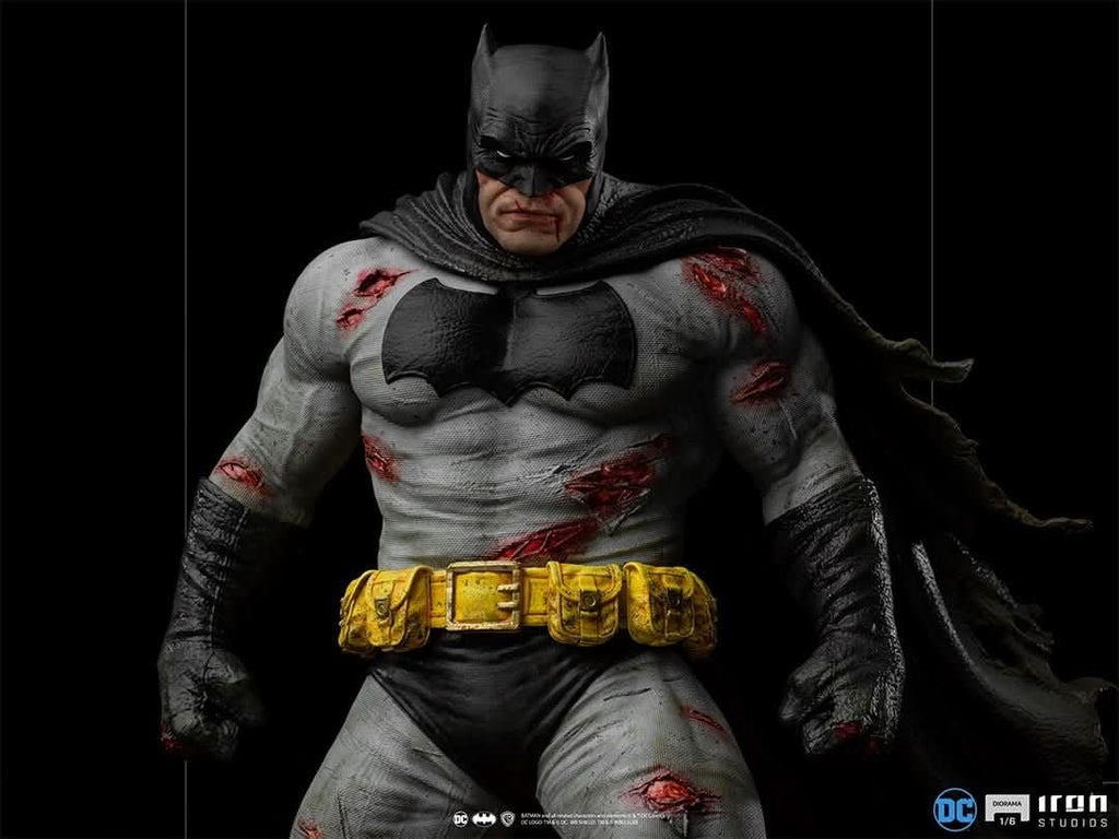 Statue Batman - The Dark Knight Returns - DC Comics - Diorama 1/6