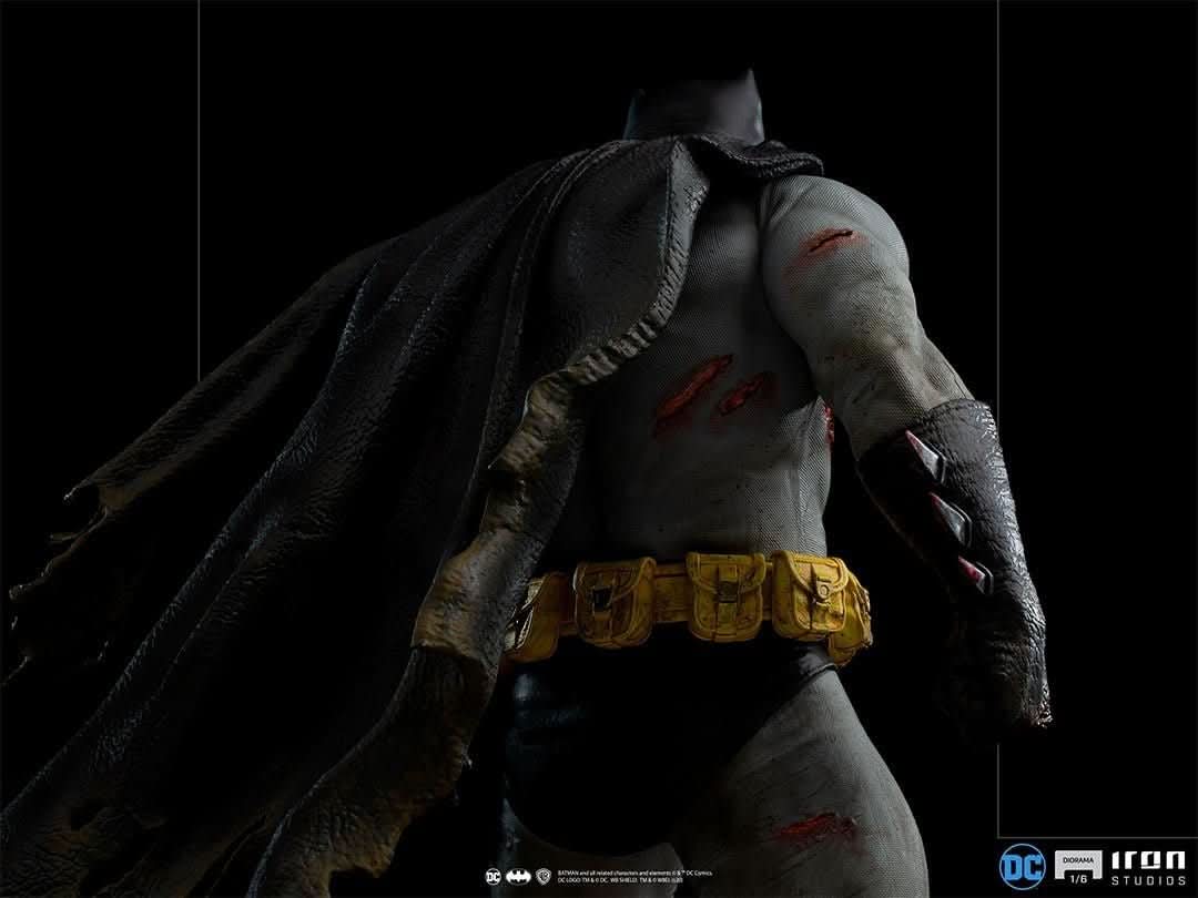 Statue Batman - The Dark Knight Returns - DC Comics - Diorama 1/6