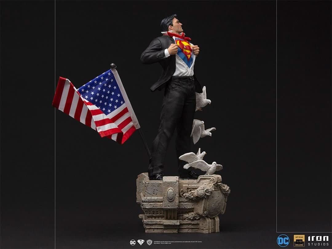 Statue Clark Kent - DC Comics - Art Scale 1/10
