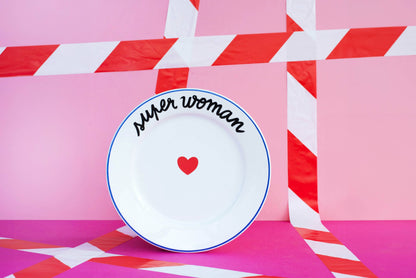 RODINA MÁ VÝBUŠNÝ talíř - Super žena