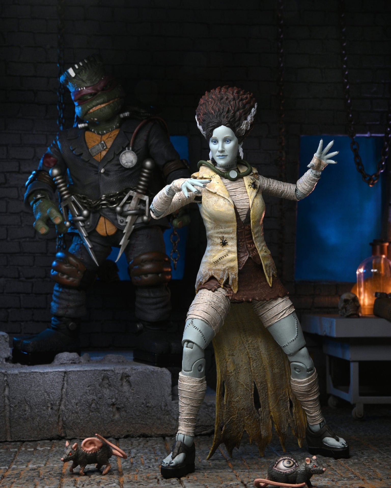 April O'Neil als Frankensteins Braut – Universal Monsters x Ninja Turtles