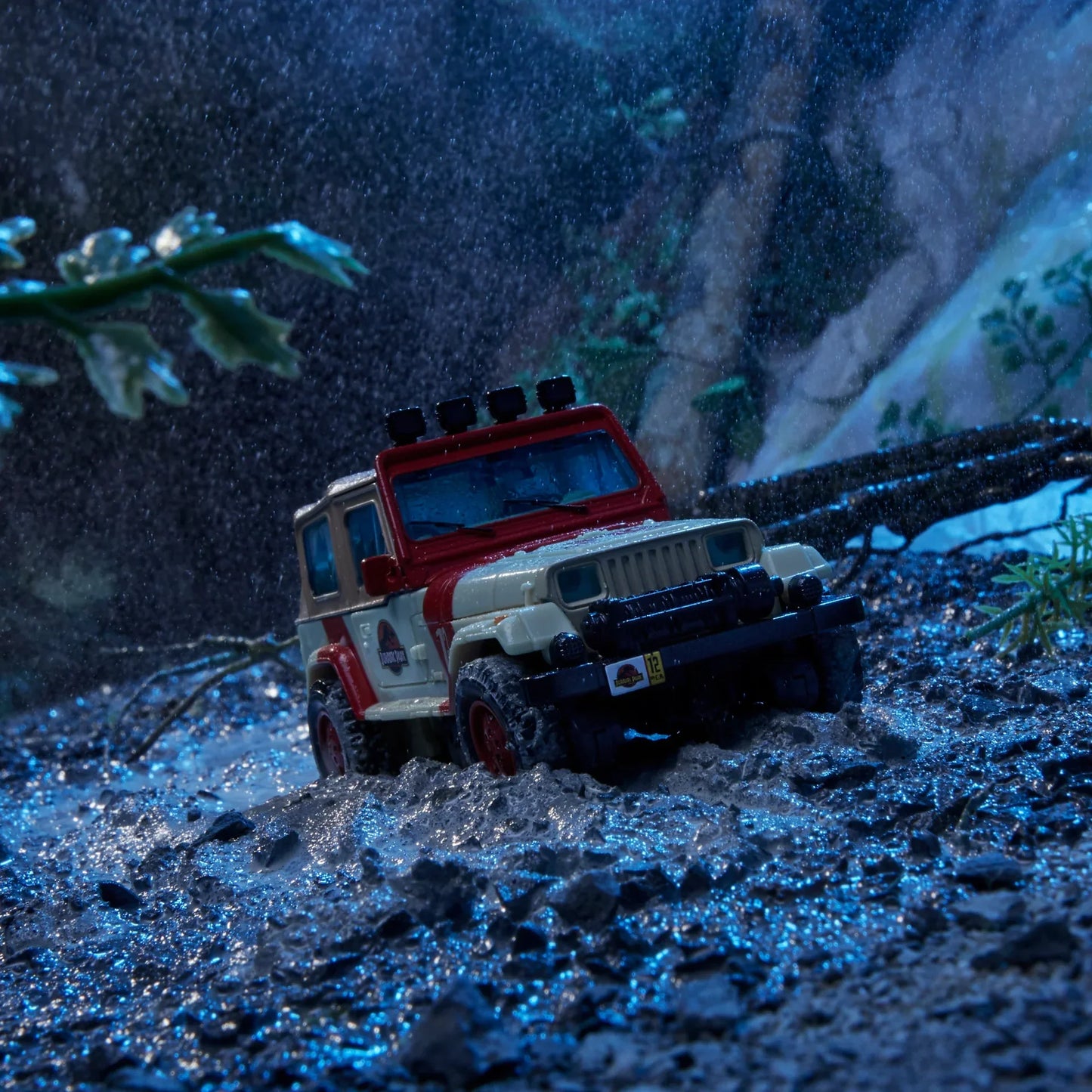 Transformers Collaborative Jurassic Park x Transformers Dilophocon och Autobot JP12