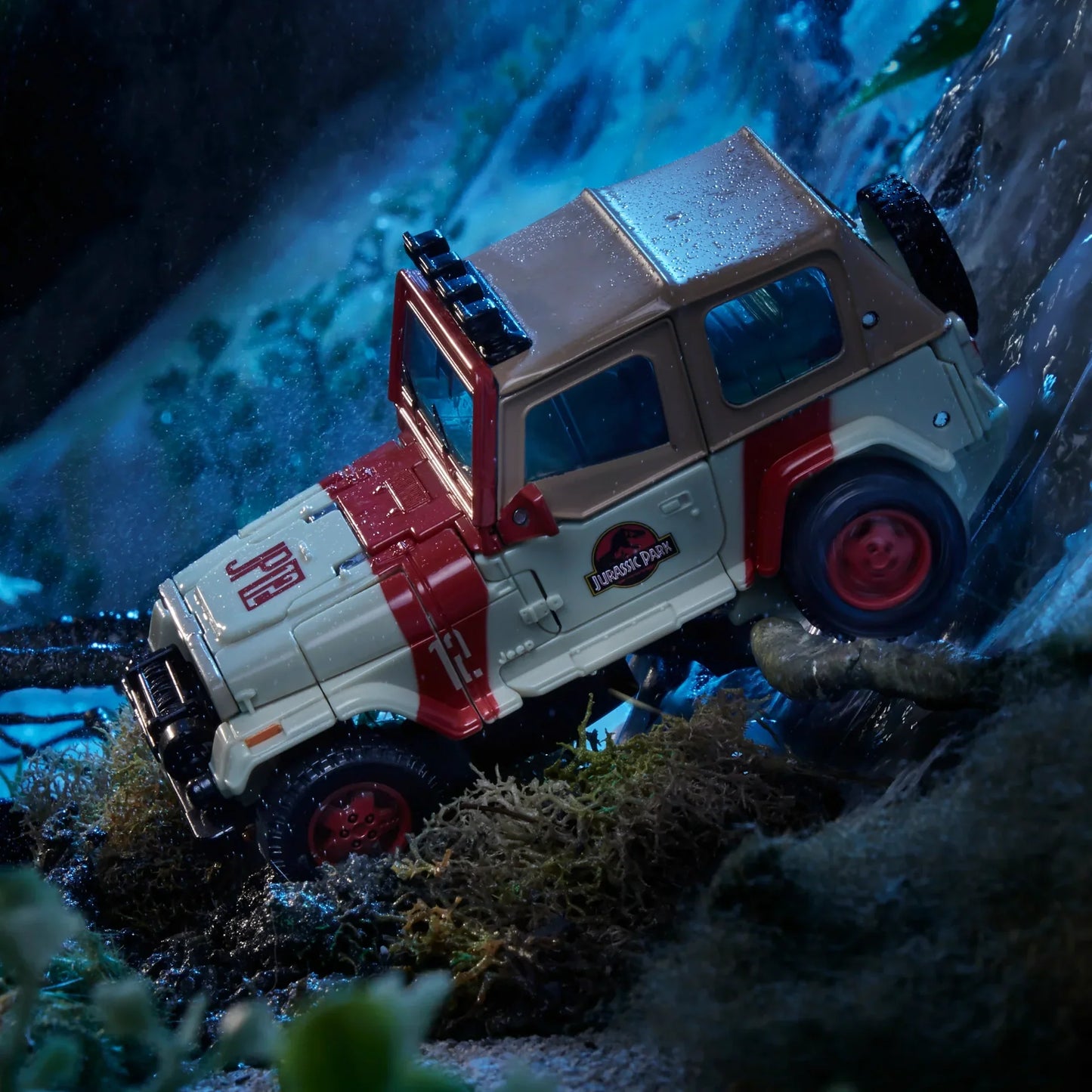 Transformers Collaborative Jurassic Park x Transformers Dilophocon och Autobot JP12