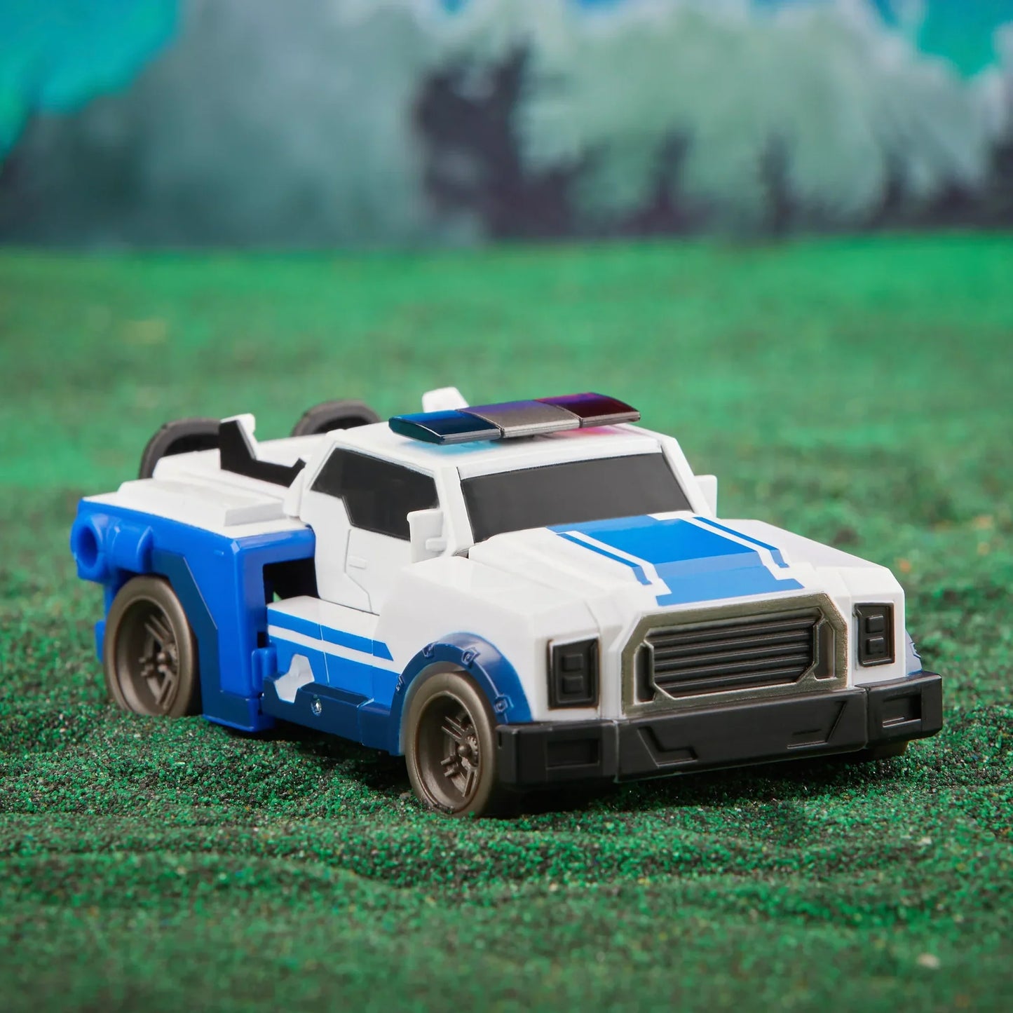 Transformers Generations Legacy Evolution Robots in Disguise 2015 Universe Strongarm