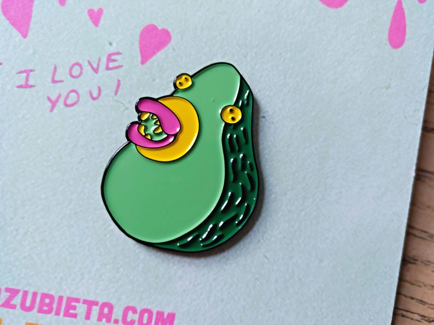 pins-avocat-carnivore-zubieta