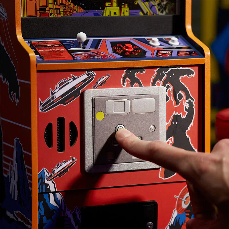 Ceturtdaļas izmēra arkādes skapis Space Invaders II daļa