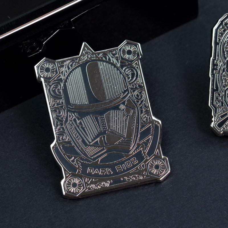 pins-star-wars-set-4-1-stormtrooper-et-kylo-ren-pin-kings