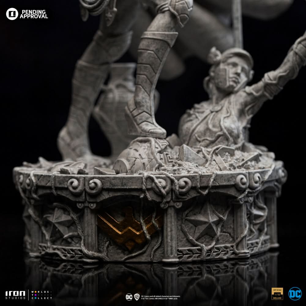 Statue Wonder Woman Unleashed Marble Variant - DC Comics - Art Scale 1/10
