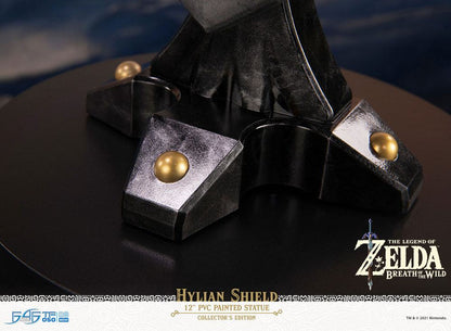 statuette-the-legend-of-zelda-breath-of-the-wild-hylian-shield-collectors-edition-first-4-figures