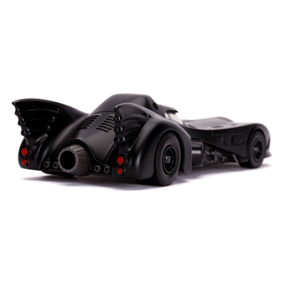 hollywood-rides-batmobile-et-batman-jada-toys