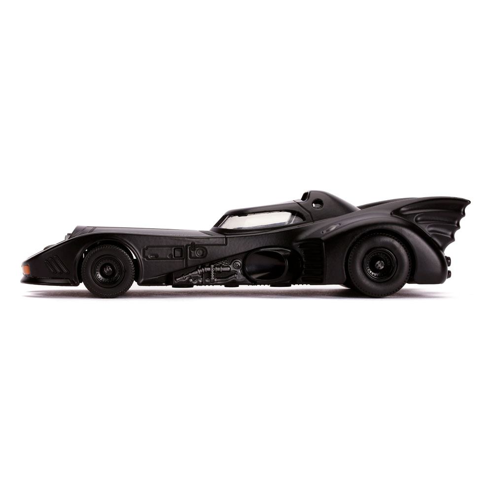 hollywood-rides-batmobile-et-batman-jada-toys