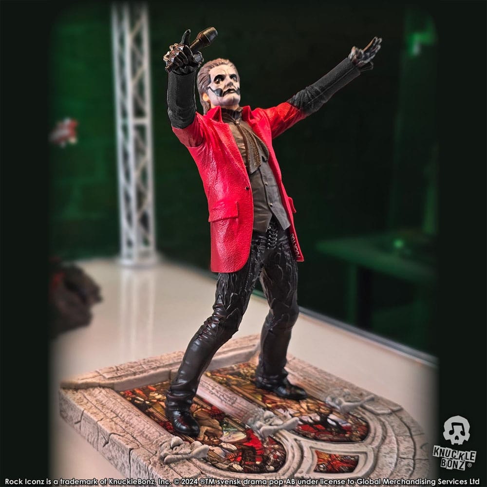Socha Papa Emeritus IV (Red Jacket) - Rock Iconz - PŘEDOBJEDNÁVKA* 