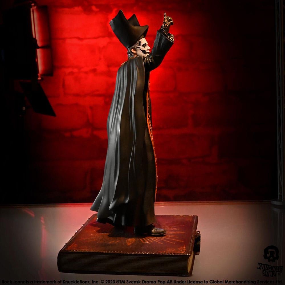 Soška Papa Emeritus IV (Černé roucho) - Rock Iconz 
