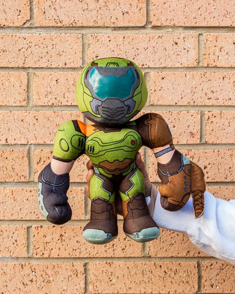 Peluche DOOM Slayer Numskull